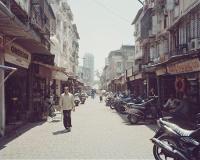 Enter the Thieves Market of Mumbai with Thomas Hull