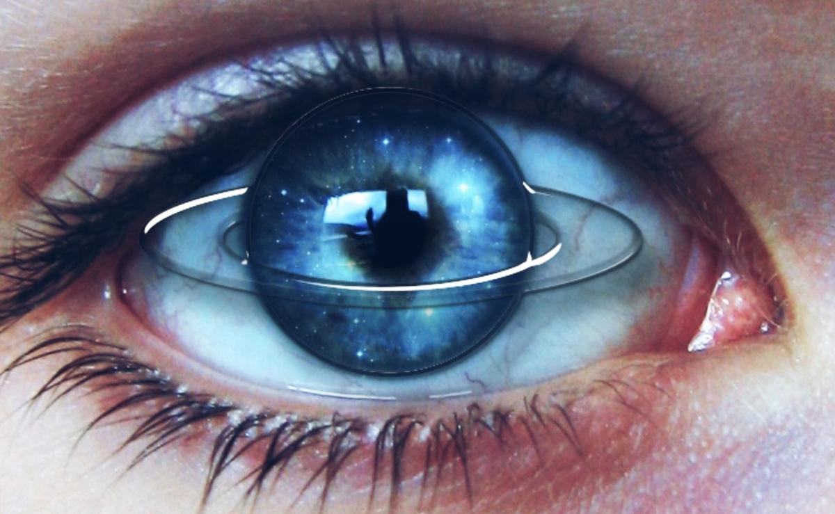 How to Create a Saturn Eye Edit for an Out of This World Look