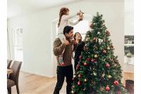 Christmas Photography: How to Take and Edit Christmas Photos + 10 Photo Ideas for Your Family