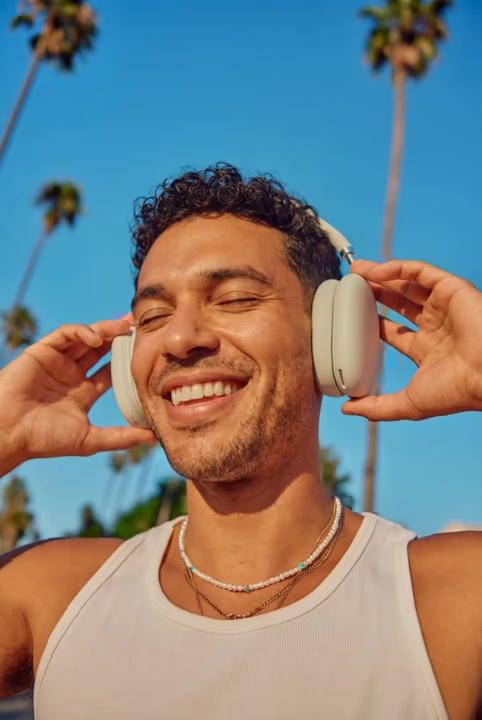outdoor headphones video with added music