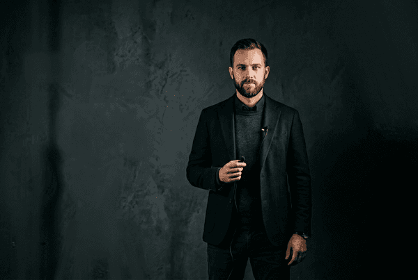 Remove background from video using AI in seconds