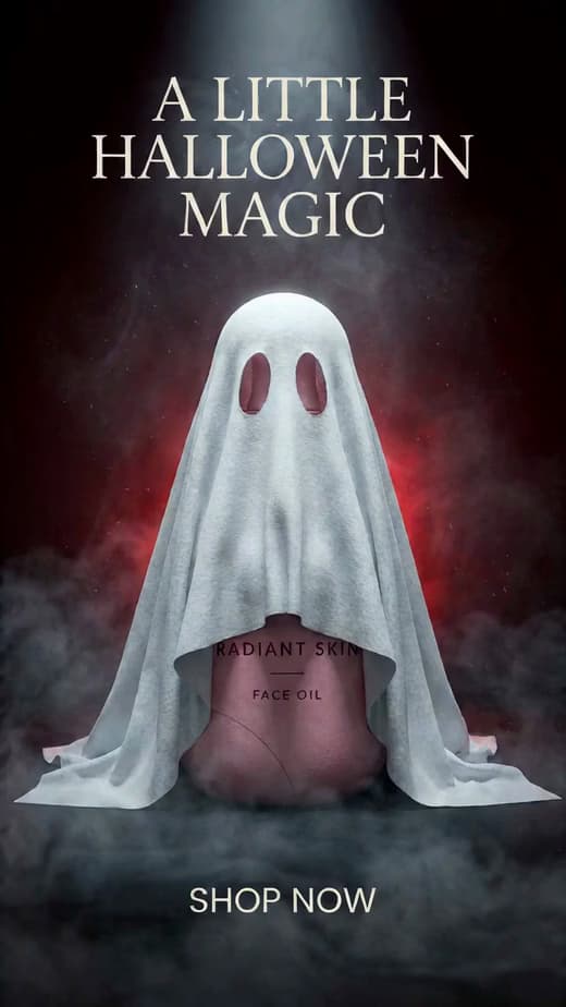Halloween-Videobeispiel: Hautpflege mit Gespenst unterm Bettlaken.